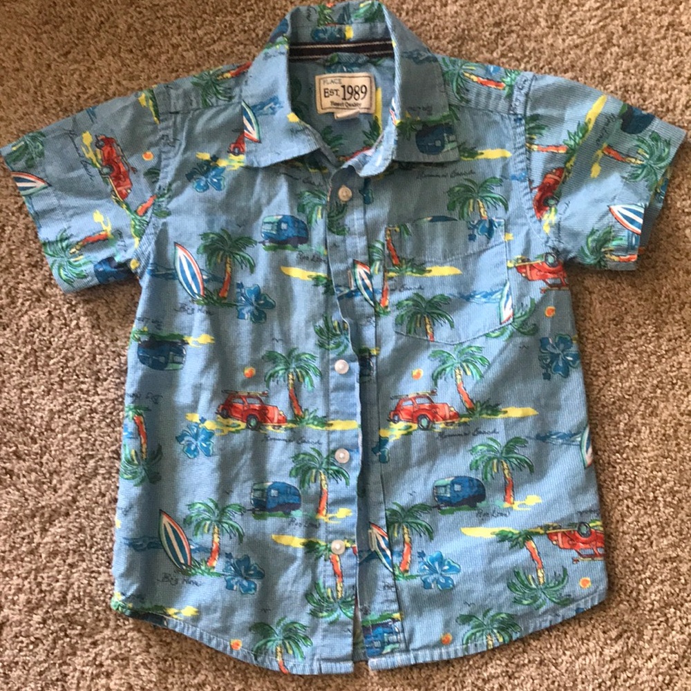 Children’s place shirt size 3t.